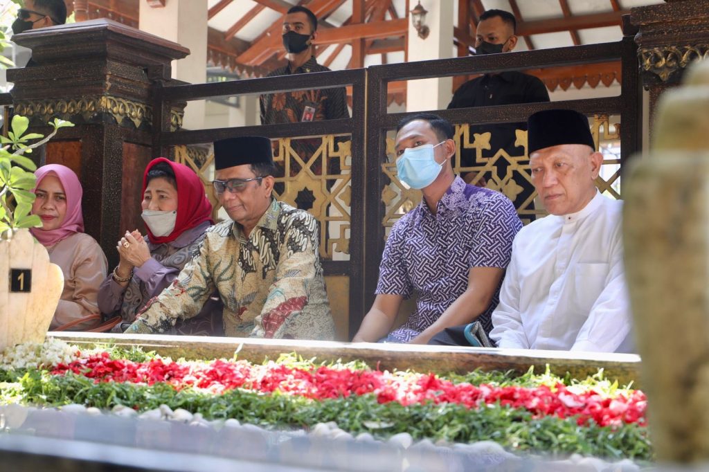Mahfud ziarah