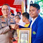 polri-memberikan-penghargaan-untuk-mahasiswa-yang-berpartisipasi-dalam-mewujudkan-ketahanan-pangan-1740571436471_169