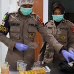 biddokkes-polda-jateng-memeriksa-food-safety-sajian-mbg-di-sppg-polri-polda-jateng-di-rusun-polri-rejomulyo-kota-semarang-rabu-1758094747124_43