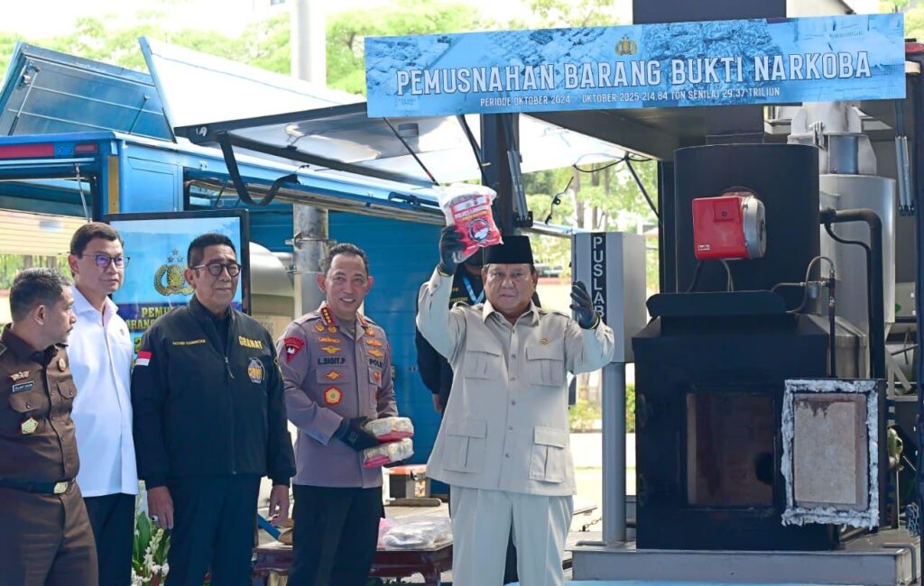 presiden-prabowo-hadiri-pemusnahan-narkoba-21484-ton-di-mabes-polri-29102025-181019
