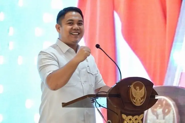 medium_Profil_Dzulfikar_Ahmad_Tawalla_7a99666f98