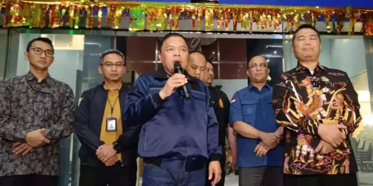 182632_09210019122025_Plt_Deputi_Bidang_Penindakan_dan_Eksekusi_KPK_Asep_Guntur_Rahayu_bersama_pejabat_Kejagung_di_Gedung_Merah_Putih_KPK_RMOL