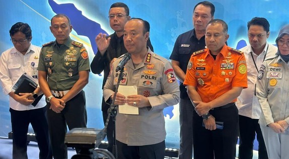 wakapolri-komjen-dedi-prasetyo-1765784343805_169