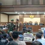 anggota-tni-di-ruang-sidang-nadiem
