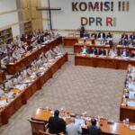 kapolri-jenderal-listyo-sigit-prabowo-rapat-kerja-dengan-komisi-iii-dpr-membahas-capaian-kerja-hingga-uu-kuhp-kuhap-baru-yang--1769395228492_169