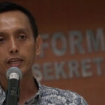 ketua-badan-pengurus-centra-initiative-al-araf-dianugerahi-p-hvlw