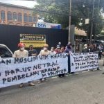demonstrasi-di-depan-pn-jaksel-dok-istimewa-1787129076014_169
